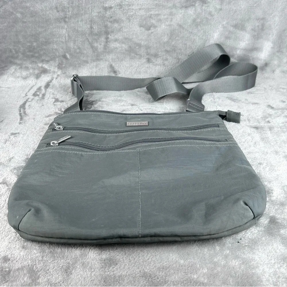 Baggallini Crossbody Bag Gray Nylon Travel Purse Zip Pockets Yellow Liner Casual